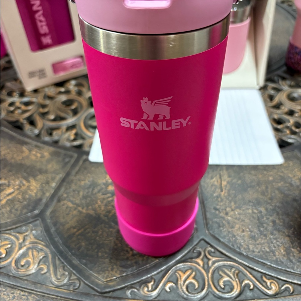 Stanley hot pink 30 oz. Sport bottle with handle. I believe it’s Cosmo pink.bnnu